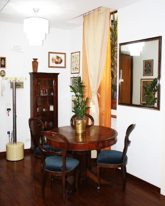 Colosseo Vintage Apartment Рим Екстер'єр фото